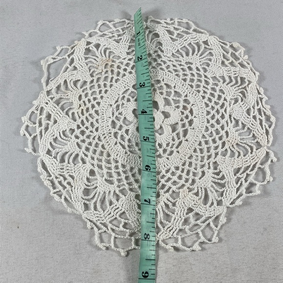 Doily mixed lot. Christmas valentine red kitchen cottage farmhouse Victorian - Picture 3 of 5